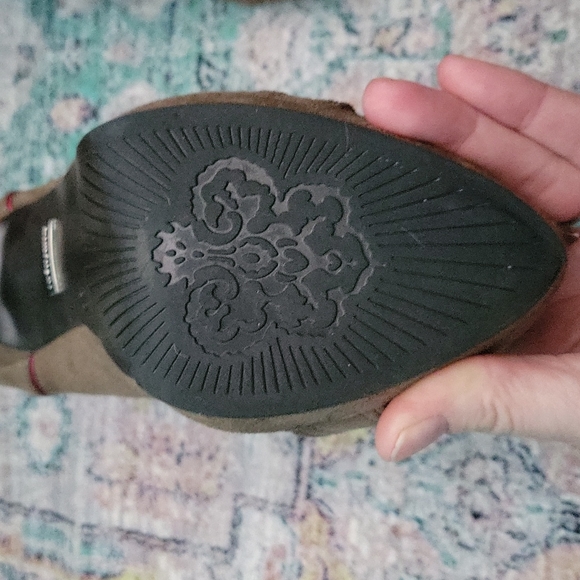 Limelight Brown suede with pink accent high heels - Picture 4 of 8